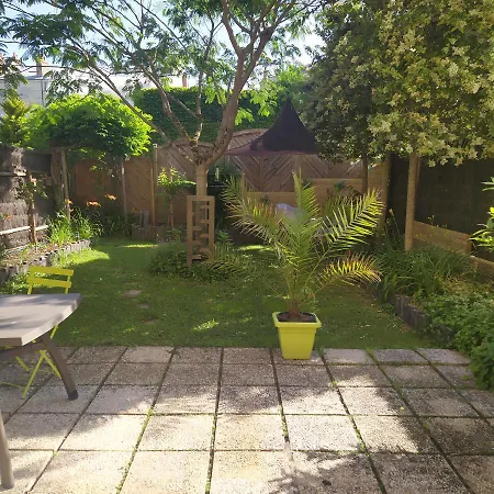 - Halte Entre Les Ponts - En Toute Simplicite Apartment *