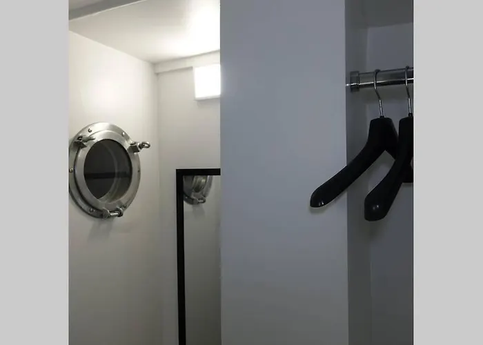 - Halte Entre Les Ponts - En Toute Simplicite