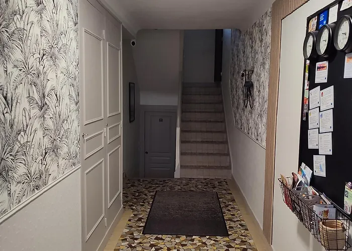 - Halte Entre Les Ponts - En Toute Simplicite