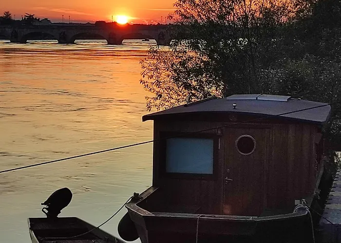 - Halte Entre Les Ponts - En Toute Simplicite Saumur